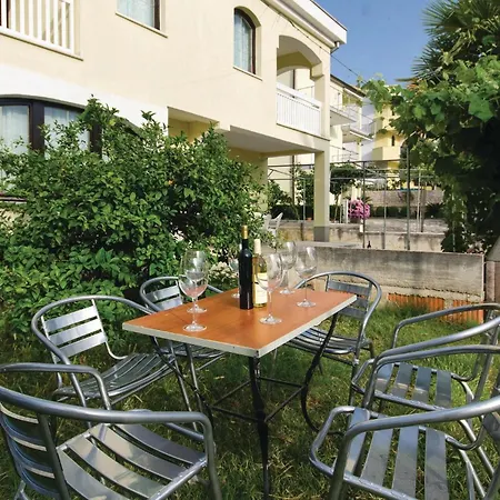 2 Bedroom Awesome In Okrug Gornji * Trogir